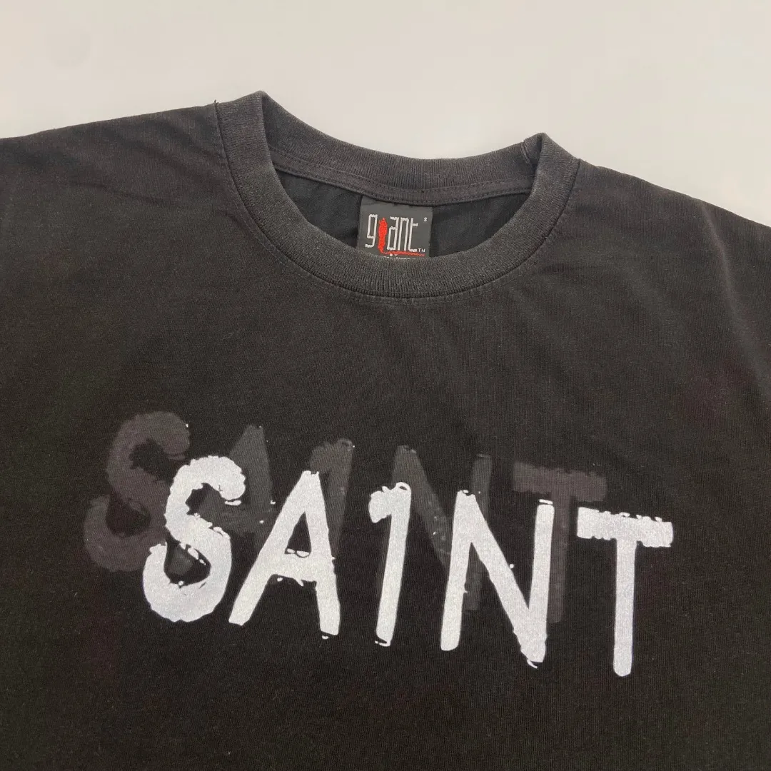 Saint Michael phantom letter print, vintage washed and distressed Vintage loose round neck short sleeves, digital white ink direct spray, the fabric is breathable, and the pattern is three-dimensional and clear. Fabric: Double yarn 240g Style number: S818 Size: S-M-L-XL Color: Washed black Price: P118